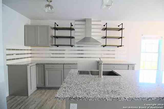 Multifamily For Rent - 707 S Olive St #A<br/> San Antonio, TX 78203