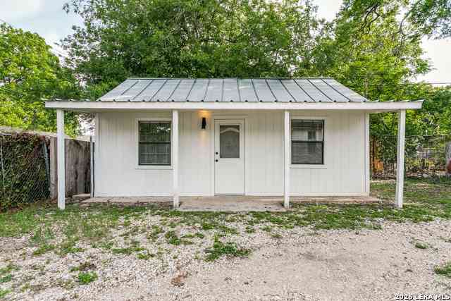 Apartment For Rent - 1121 Essex St #3<br/> San Antonio, TX 78210