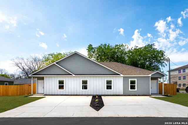Multifamily For Rent - 502 Hudson St<br/> Seguin, TX 78155