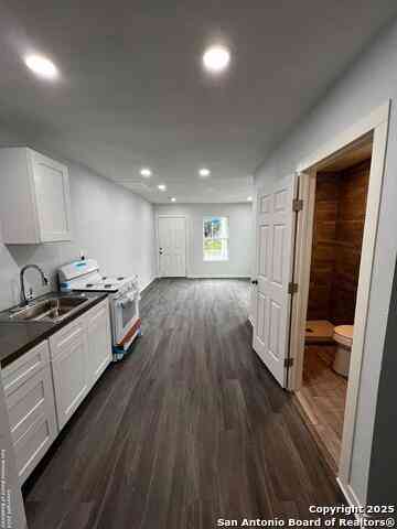 Multifamily For Rent - 103 Stanley Ct #1<br/> San Antonio, TX 78214