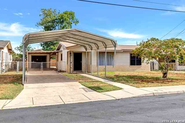 Homes For Rent - 411 W Hart Ave<br/> San Antonio, TX 78214