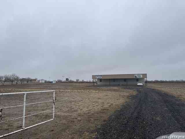 Mobile Home For Rent - 2265 Ih 35<br/> Encinal, TX 78019
