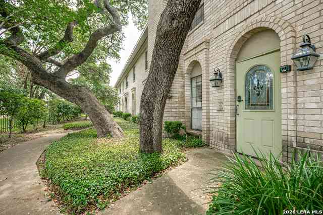 Condo For Rent - 8415 Fredericksburg #106<br/> San Antonio, TX 78229