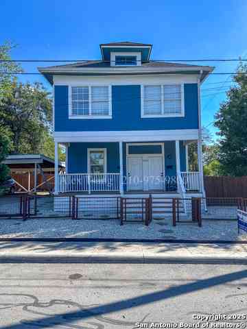 Multifamily For Rent - 802 Montana St #2<br/> San Antonio, TX 78203