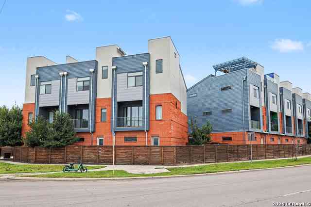 Other For Rent - 1606 N Hackberry #UNIT 102<br/> San Antonio, TX 78208