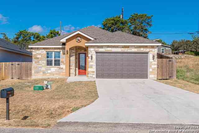 Homes For Rent - 639 Hummingbird Hill<br/> Canyon Lake, TX 78133