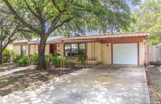 Homes For Rent - 422 Sandalwood Ln<br/> San Antonio, TX 78216