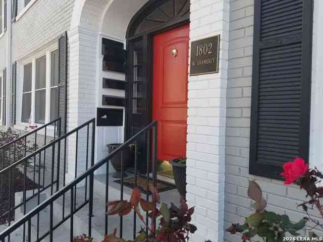 Apartment For Rent - 1802 W Gramercy Pl #2<br/> San Antonio, TX 78201