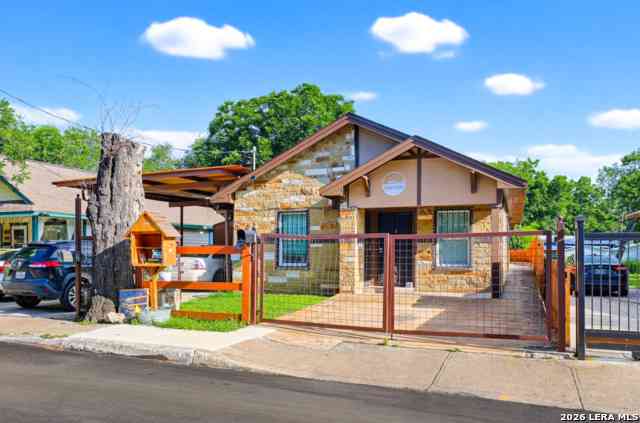 Multifamily For Rent - 236 E Dullnig Ct #1<br/> San Antonio, TX 78223