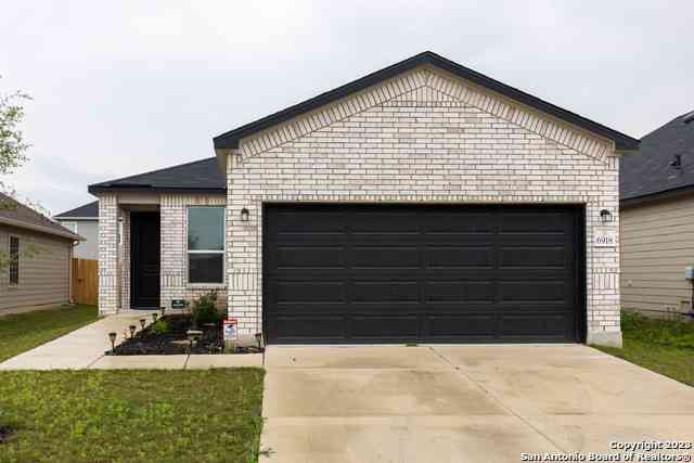 Homes For Rent - 6918 Pumpkin Cv<br/> San Antonio, TX 78218