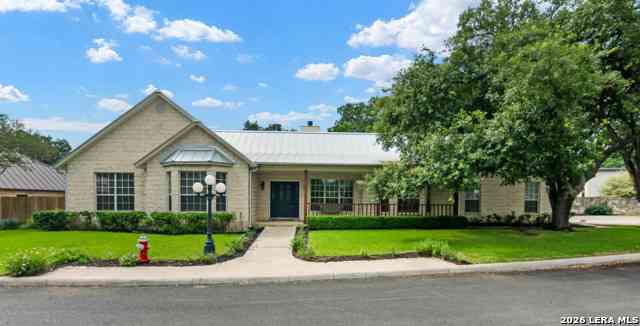 Homes For Rent - 305 E Hosack St<br/> Kendall County, Boerne, TX 78006