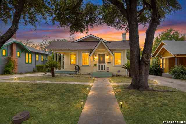 Homes For Rent - 624 W Agarita Ave<br/> San Antonio, TX 78212