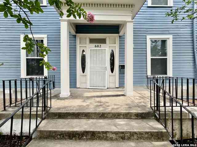 Multifamily For Rent - 602 W Laurel St #3<br/> San Antonio, TX 78212