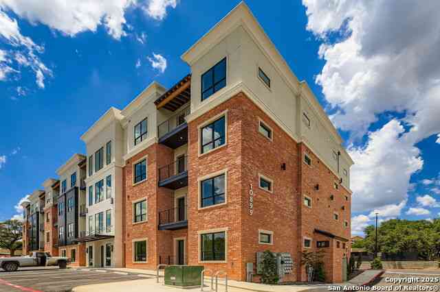 Condo For Rent - 10899 S Hausman Rd #201<br/> San Antonio, TX 78249