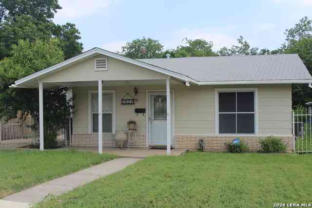 Homes For Rent - 3627 W Poplar<br/> San Antonio, TX 78228