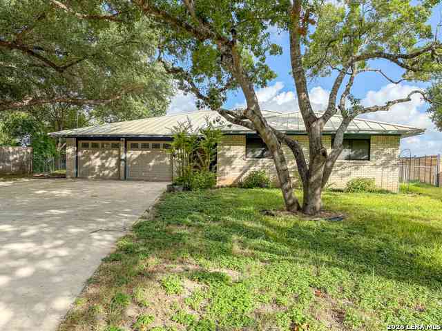 Homes For Rent - 10 Broken Ski<br/> New Braunfels, TX 78130