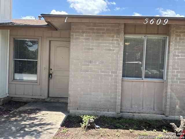 Multifamily For Rent - 5609 Lochmoor #1<br/> San Antonio, TX 78244