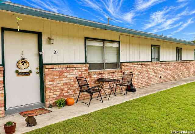 Multifamily For Rent - 144 W Villaret Blvd #122<br/> San Antonio, TX 78221