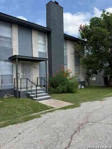 Apartment For Rent - 1016 Mission Dr, Unit A<br/> New Braunfels, TX 78130
