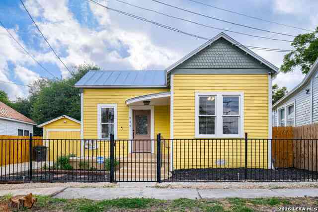Homes For Rent - 904 N Mesquite St<br/> San Antonio, TX 78202