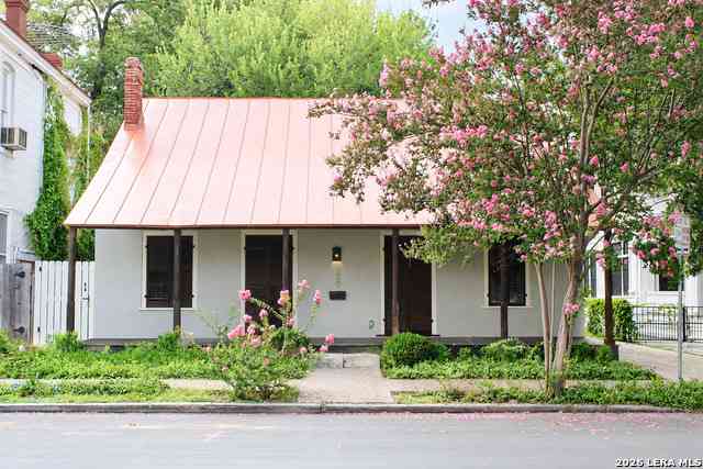Homes For Rent - 120 King William<br/> San Antonio, TX 78204