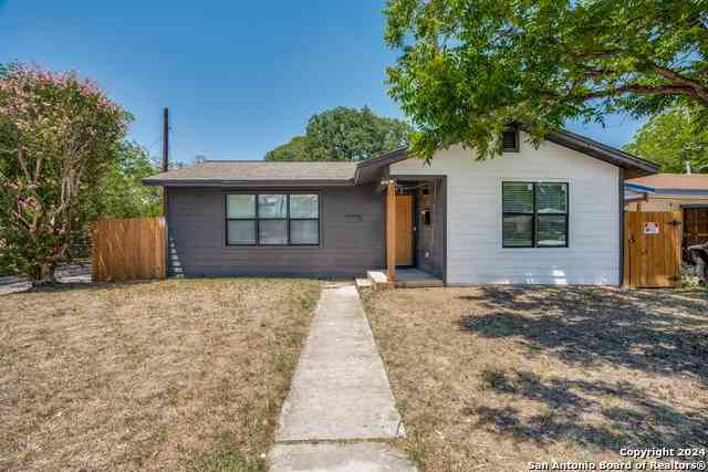 Homes For Rent - 1403 N Center<br/> San Antonio, TX 78202