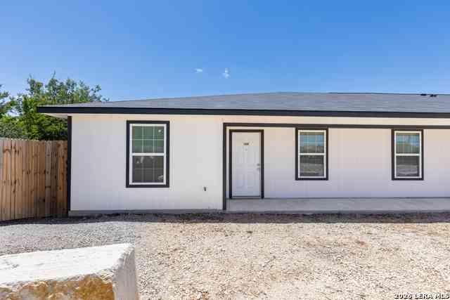 Multifamily For Rent - 1006 County Road 4516<br/> Medina County, Castroville, TX 78009