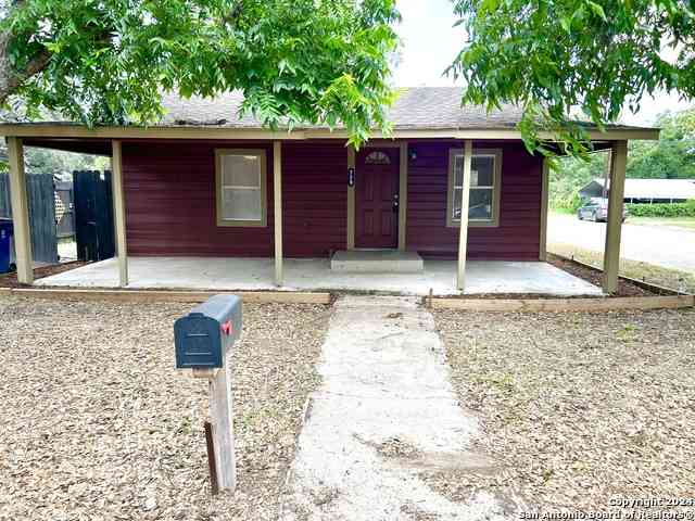 Homes For Rent - 729 Burmeister Street<br/> Pleasanton, TX 78064