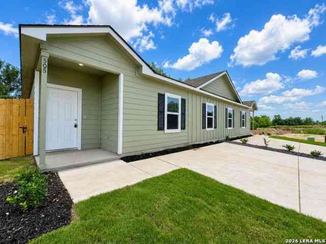 Multifamily For Rent - 505 Hudson St<br/> Guadalupe County, Seguin, TX 78155