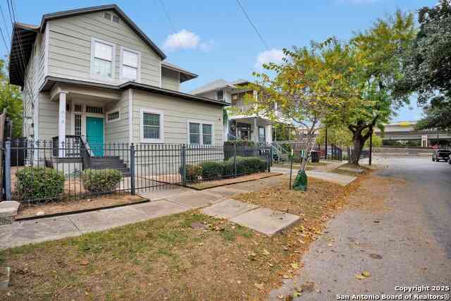 Apartment For Rent - 618 Atlanta St #4<br/> San Antonio, TX 78212