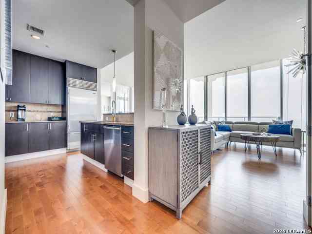 Condo For Rent - 610 E Market St #2711<br/> San Antonio, TX 78205