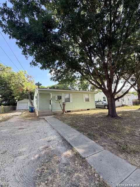 Homes For Rent - 173 W Dickson Ave<br/> San Antonio, TX 78214