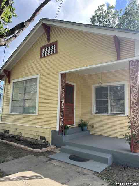 Homes For Rent - 810 E Guenther<br/> San Antonio, TX 78210