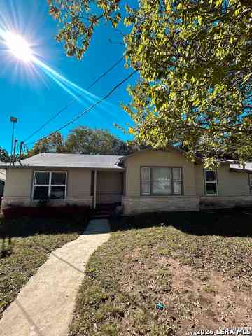 Multifamily For Rent - 413 9th St #A<br/> Blanco County, Blanco, TX 78606