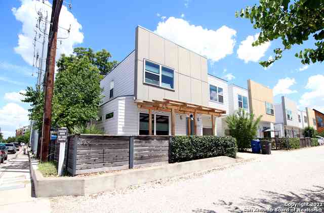 Homes For Rent - 236 E Cevallos #UNIT 101<br/> San Antonio, TX 78204