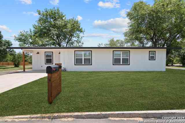 Homes For Rent - 1003 Tabernacle St<br/> Guadalupe County, Seguin, TX 78155