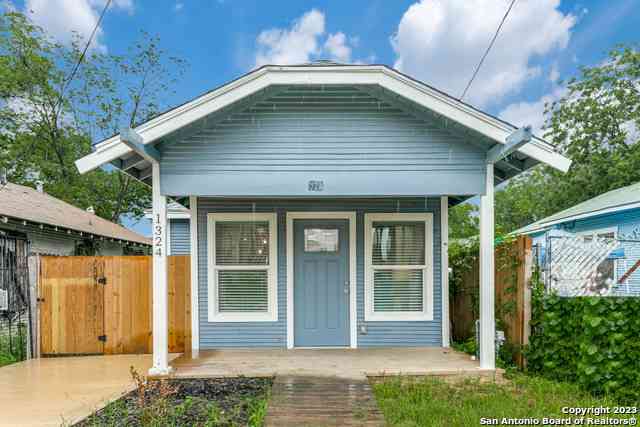 Homes For Rent - 1324 E Carson St<br/> San Antonio, TX 78208