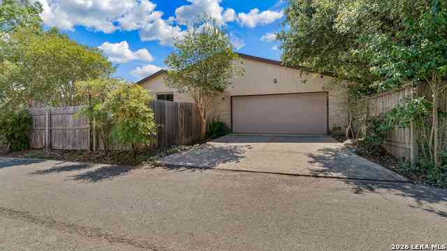 Homes For Rent - 4305 Center Oak Woods St<br/> San Antonio, TX 78249