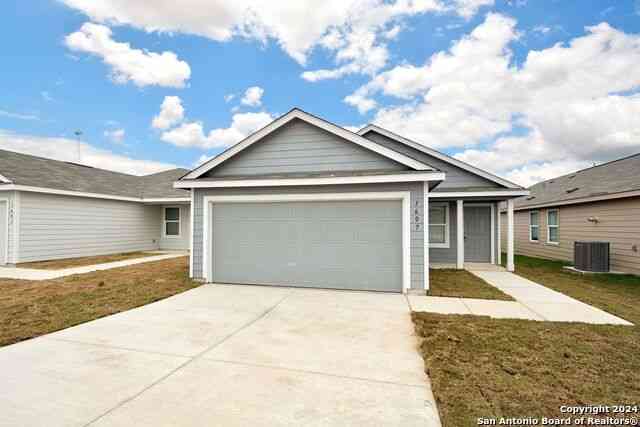 Homes For Rent - 1607 Knoll Rdg<br/> New Braunfels, TX 78130
