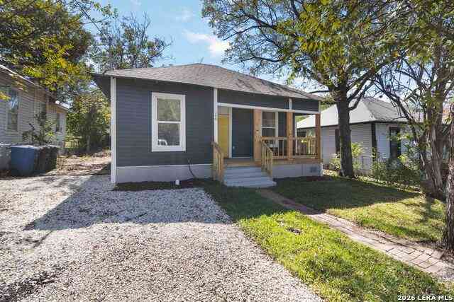 Homes For Rent - 208 Coleman St<br/> San Antonio, TX 78208
