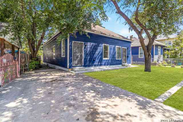 Multifamily For Rent - 127 Dimmit St<br/> Bexar County, San Antonio, TX 78223