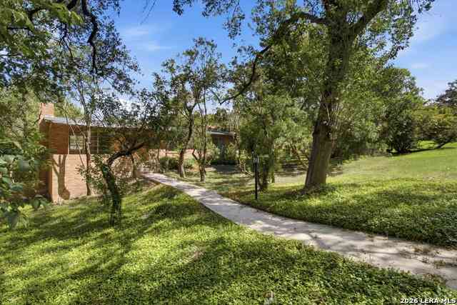 Homes For Rent - 207 Canyon Dr<br/> Alamo Heights, TX 78209