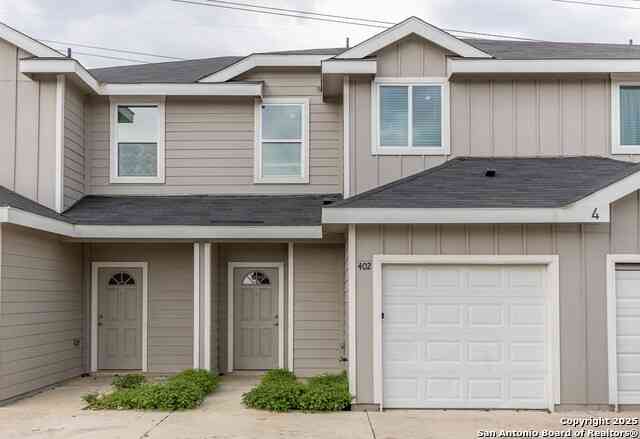 Multifamily For Rent - 7239 Converse Ridge Ln #402<br/> San Antonio, TX 78239