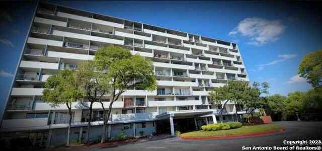Condo For Rent - 7039 San Pedro Ave #1006<br/> San Antonio, TX 78216