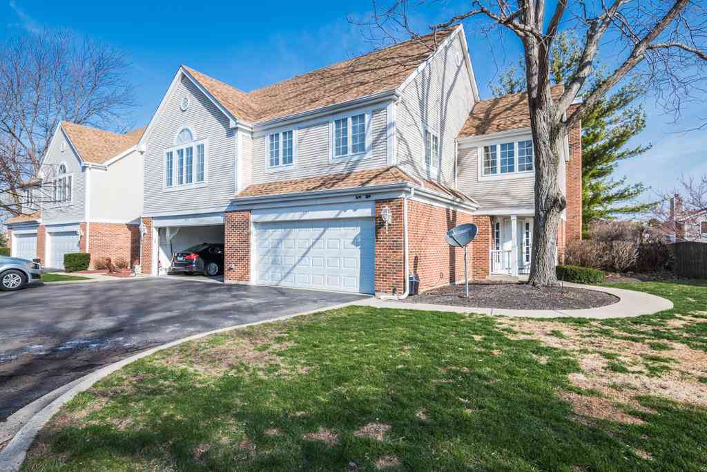 Condo Sold - 697 Monroe<br/> Lake County, Lindenhurst, IL 60046