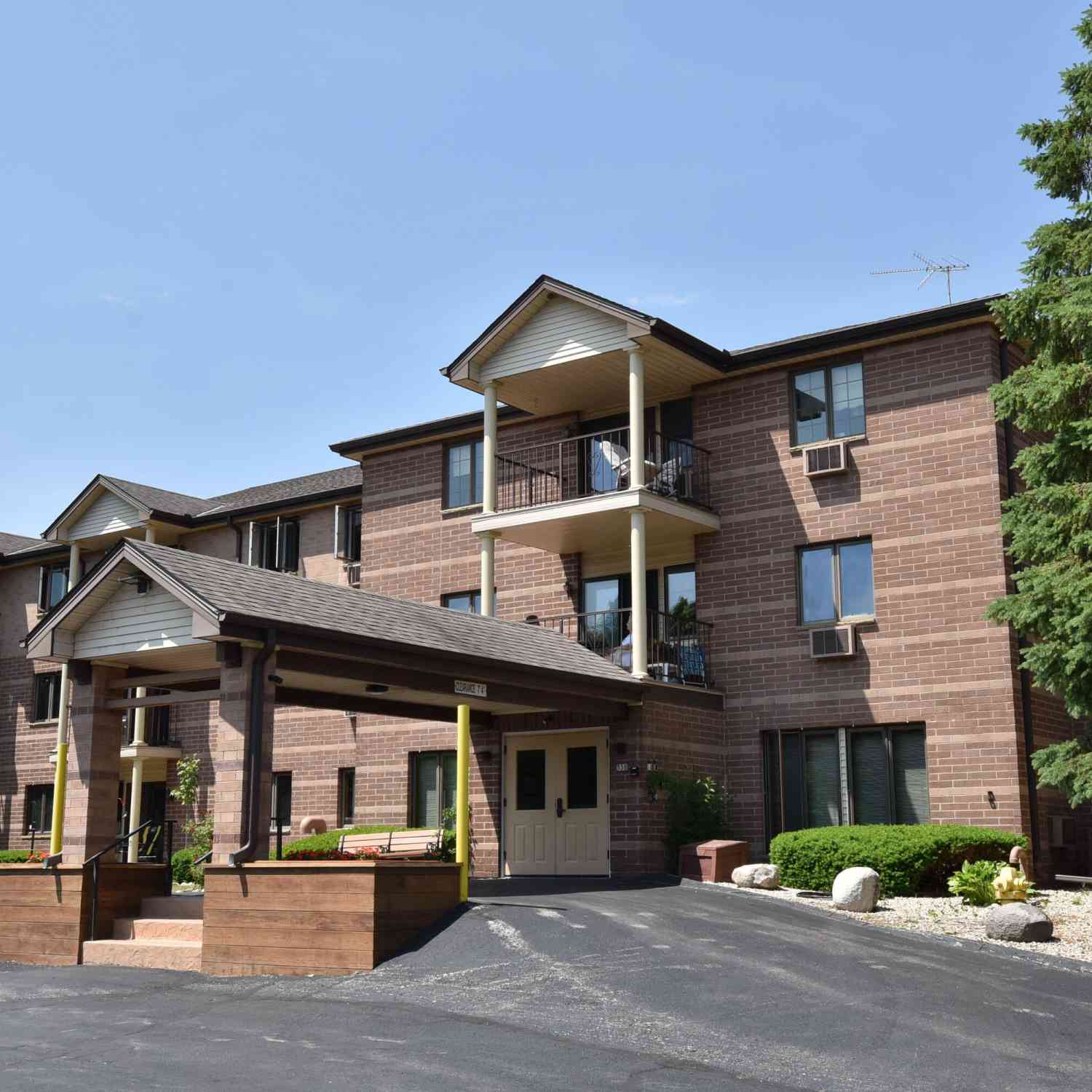 Condo For Sale - 530 N Silverbrook #D307<br/> West Bend, WI 53090