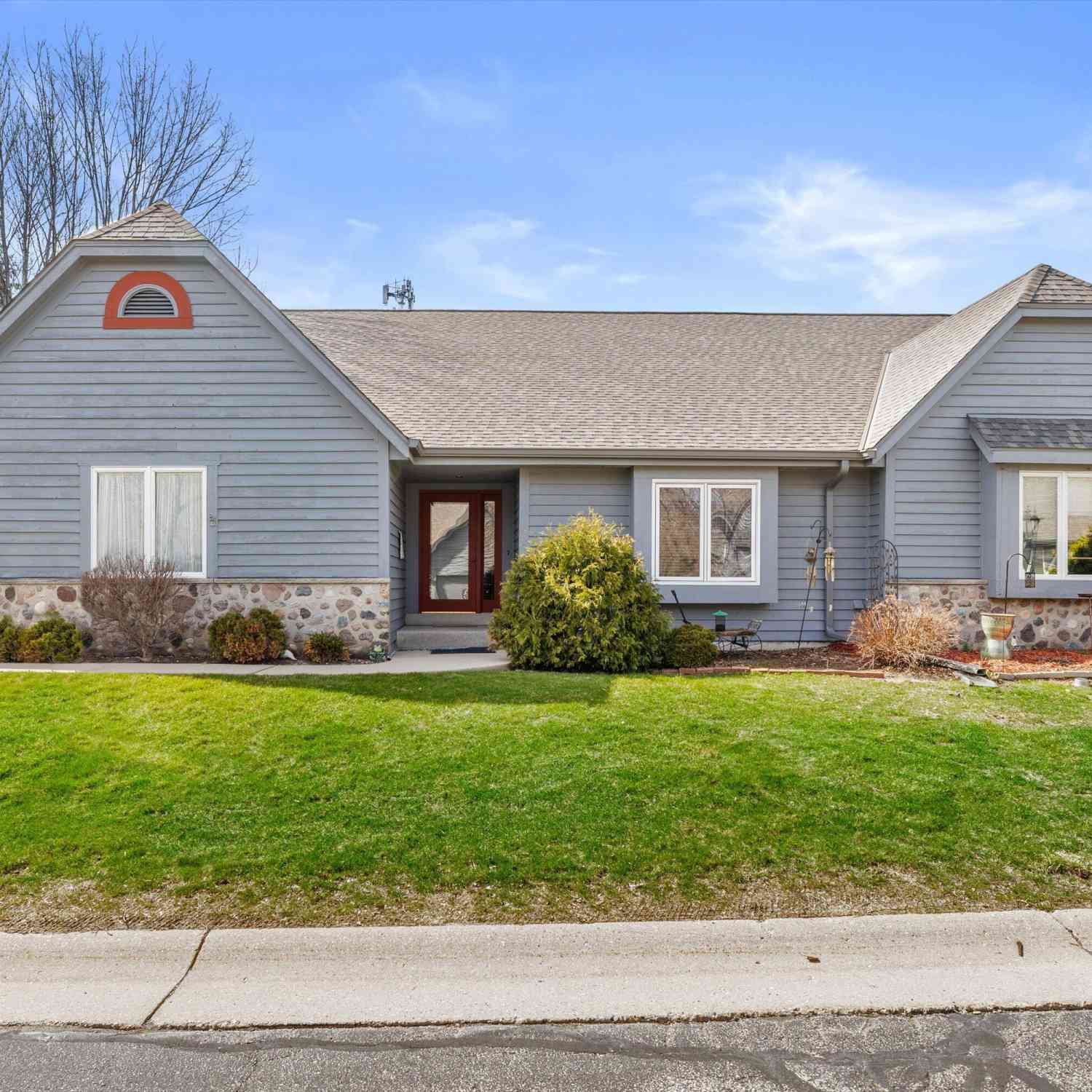Condo For Sale - 308 King William<br/> Waukesha, WI 53186