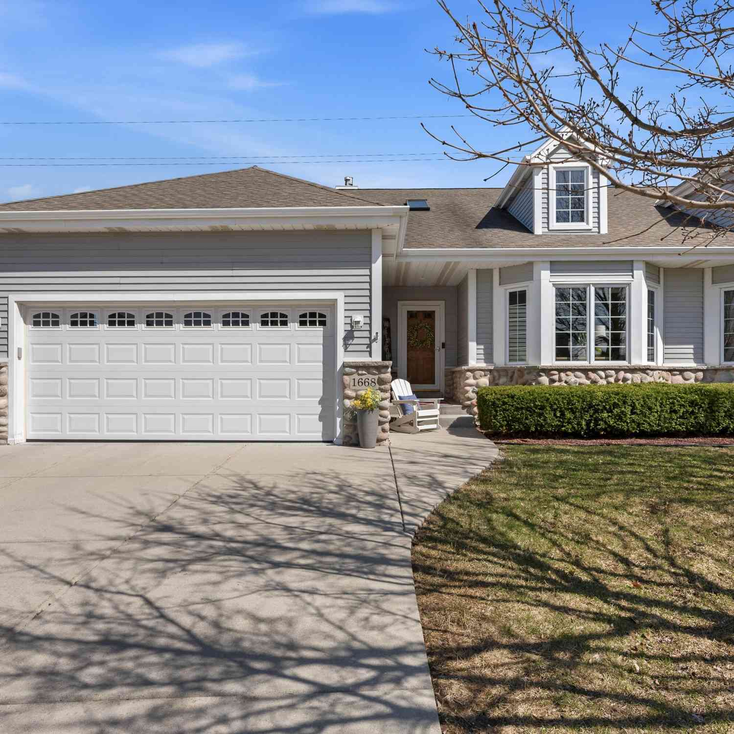 Condo For Sale - 1668 Iroquois<br/> Grafton, WI 53024