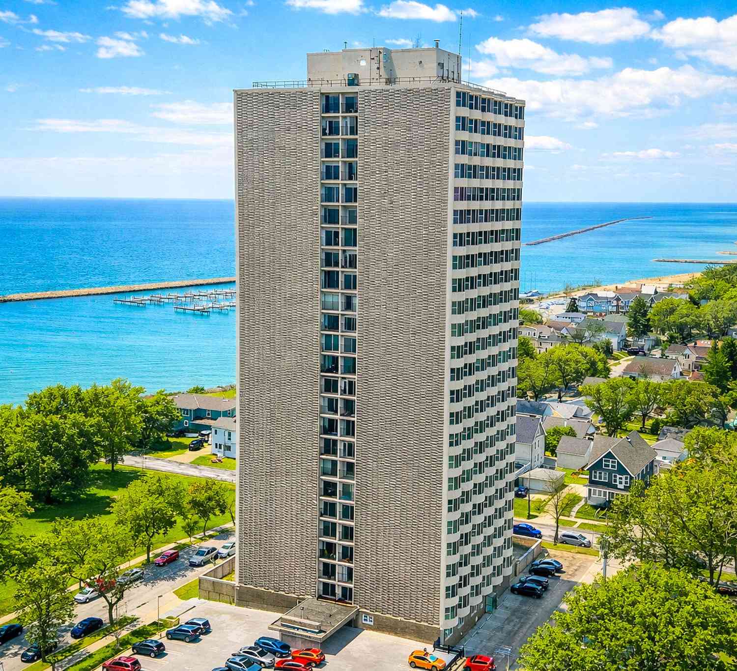 Condo For Sale - 2525 S Shore #3C<br/> Milwaukee, WI 53207