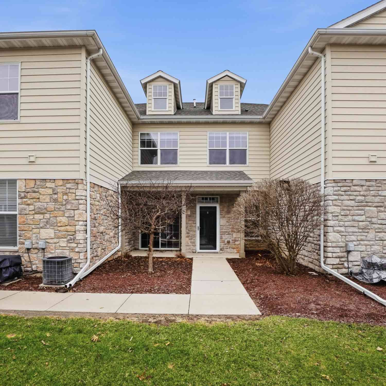 Condo For Sale - N16W26521 Meadowgrass #G<br/> Pewaukee, WI 53072